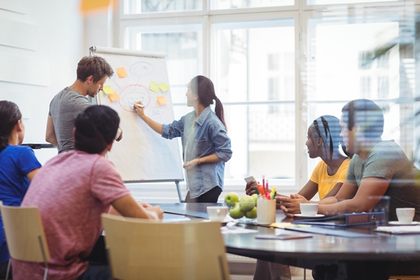 Ao escolher modelo adequado, reuniões podem ser produtivas para empresas e colaboradores 
