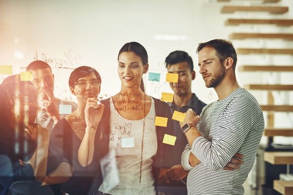 Imagem da matéria Carreira linear perde força e profissionais adotam modelos flexíveis, aponta estudo global