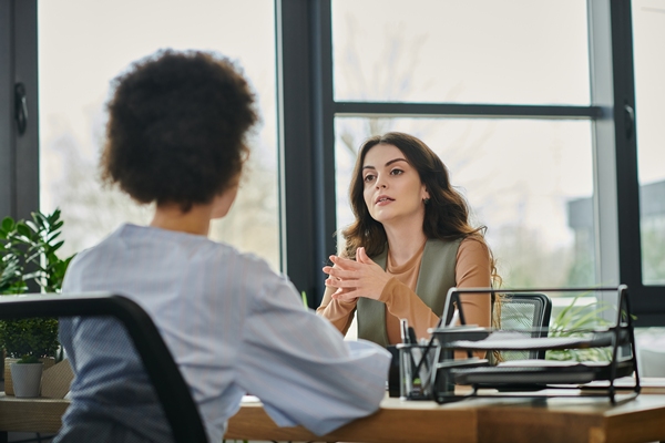 Além do crachá: como fortalecer a performance dos colaboradores