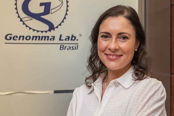 Executiva brasileira assume gerência global de RH da farmacêutica multinacional Genomma Lab