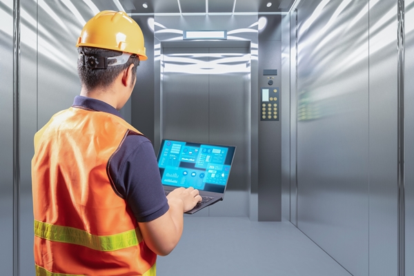 Atlas Schindler cria bolsa de incentivo à educação para formar técnicos em manutenção de elevadores