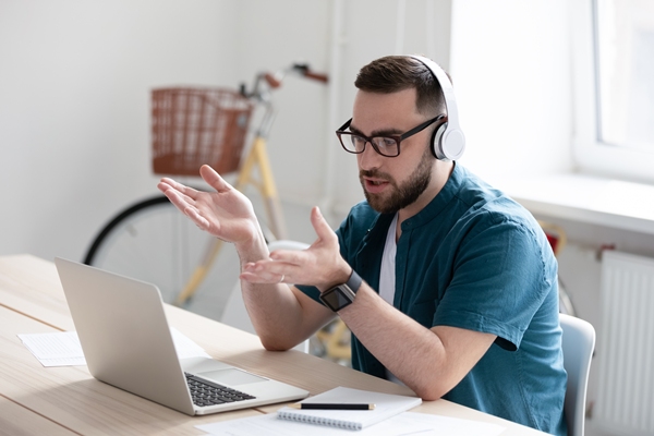 Os erros mais comuns ao dar feedback para funcionários remotos