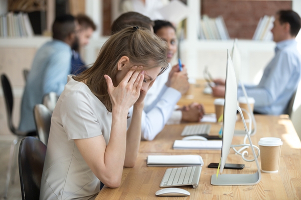 Publieditorial - Seu colega de trabalho está doente